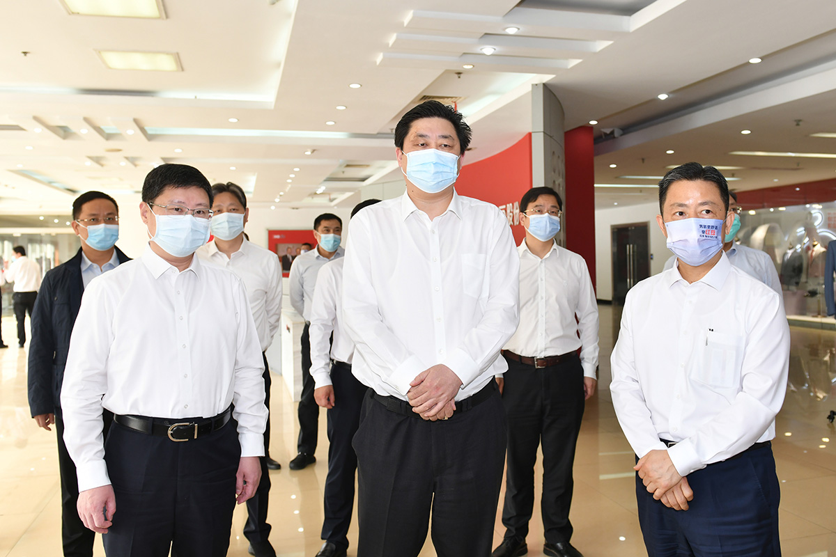 4月12日，无锡市市长赵建军带队深入云顶集团3118集团，专题调研疫情防控和复工复产工作。
